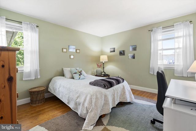 8807 HAWTHORNE LN, Wyndmoor, PA 19038