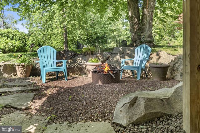 8807 HAWTHORNE LN, Wyndmoor, PA 19038