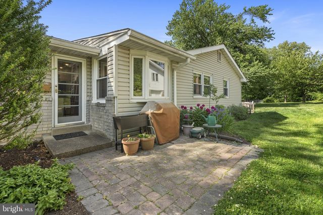 8807 HAWTHORNE LN, Wyndmoor, PA 19038