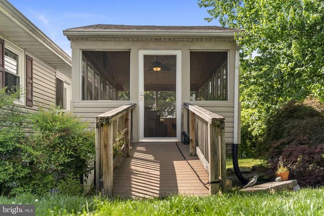 8807 HAWTHORNE LN, Wyndmoor, PA 19038
