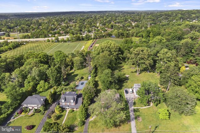 8807 HAWTHORNE LN, Wyndmoor, PA 19038