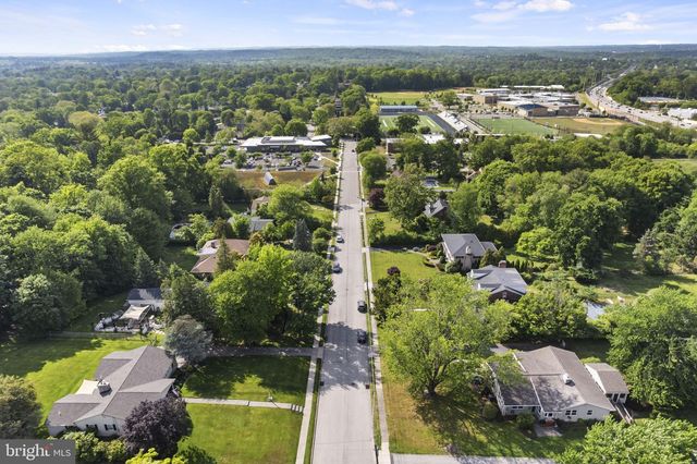 8807 HAWTHORNE LN, Wyndmoor, PA 19038