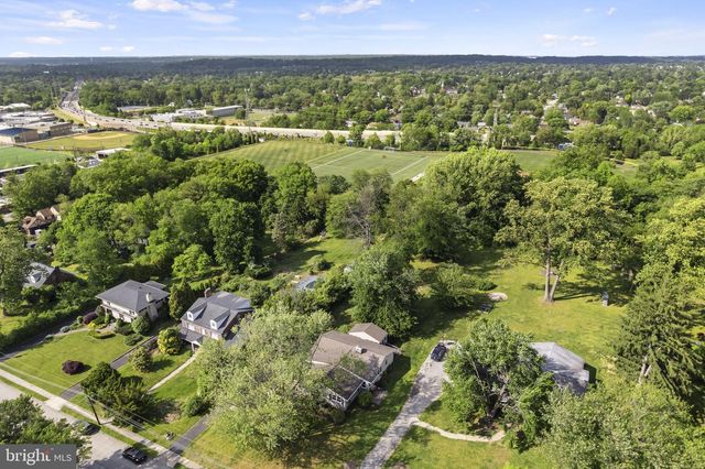 8807 HAWTHORNE LN, Wyndmoor, PA 19038