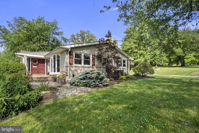 8807 HAWTHORNE LN, Wyndmoor, PA 19038