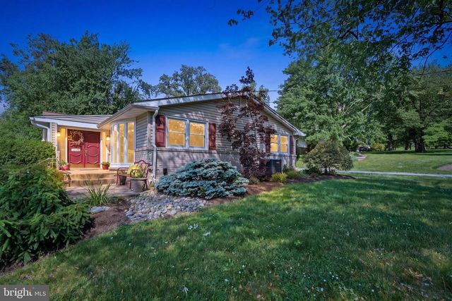 8807 HAWTHORNE LN, Wyndmoor, PA 19038
