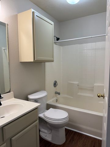 1221 Village Garden Drive, Azle, TX 76020