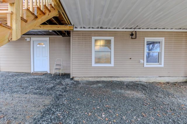 326 Glen Road, Newport City, VT 05855