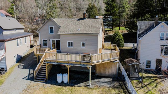 326 Glen Road, Newport City, VT 05855