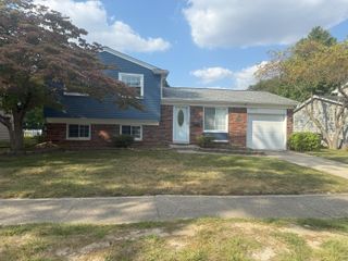 39214 Dillingham St Street, Westland, MI 48186