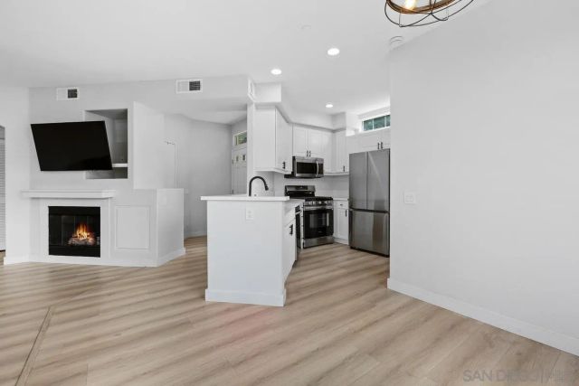 10810 Sabre Hill Dr. 175, San Diego, CA 92128