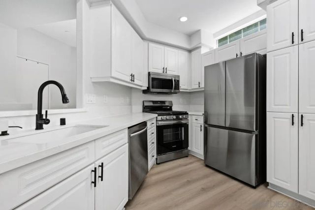 10810 Sabre Hill Dr. 175, San Diego, CA 92128