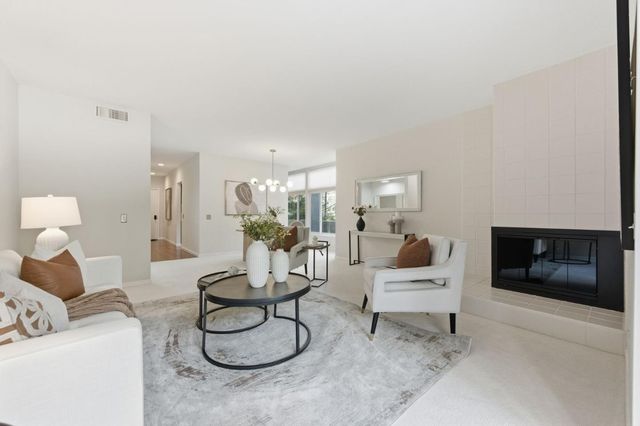 11 Hayward Avenue 1009, San Mateo, CA 94401