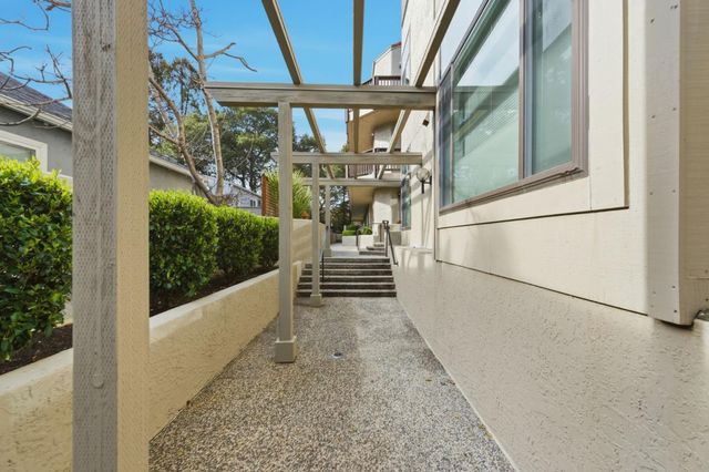 11 Hayward Avenue 1009, San Mateo, CA 94401