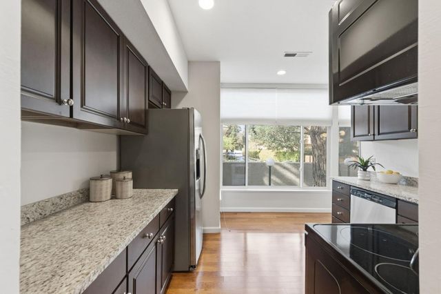 11 Hayward Avenue 1009, San Mateo, CA 94401