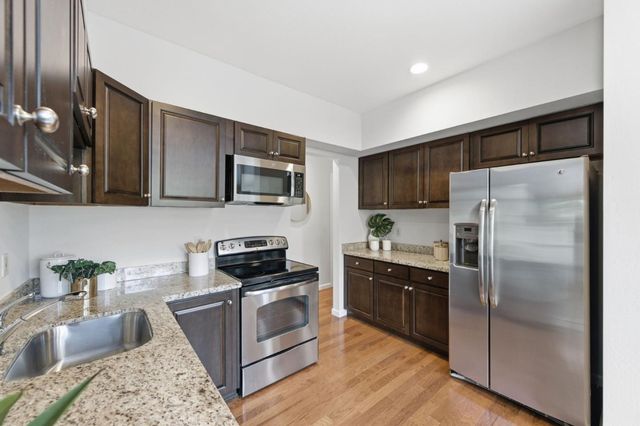 11 Hayward Avenue 1009, San Mateo, CA 94401