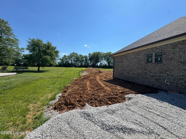 381 Robin Way, Shepherdsville, KY 40165