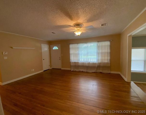 4637 S Trenton Avenue, Tulsa, OK 74105