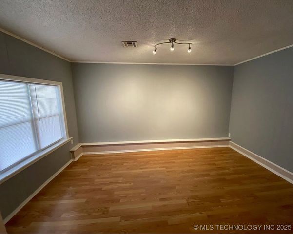 4637 S Trenton Avenue, Tulsa, OK 74105