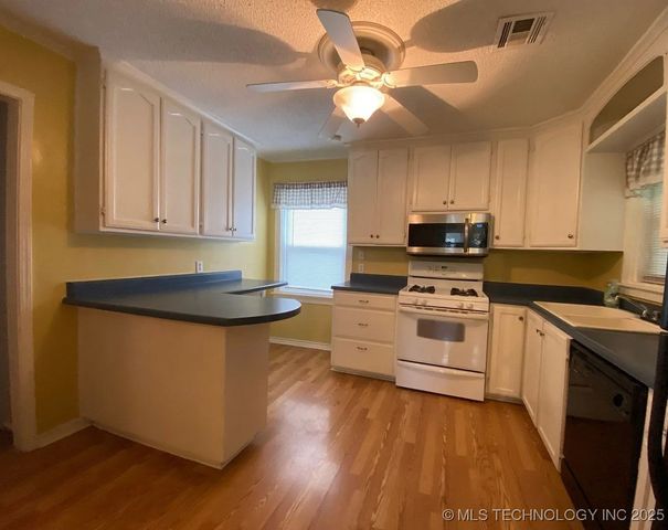 4637 S Trenton Avenue, Tulsa, OK 74105