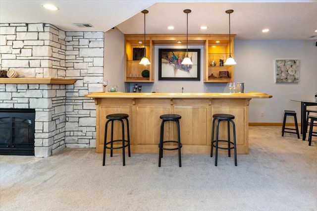 1476 Pinetree Pass, Eagan, MN 55122