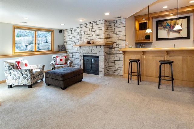 1476 Pinetree Pass, Eagan, MN 55122