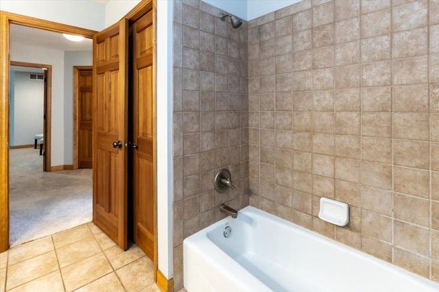 1476 Pinetree Pass, Eagan, MN 55122