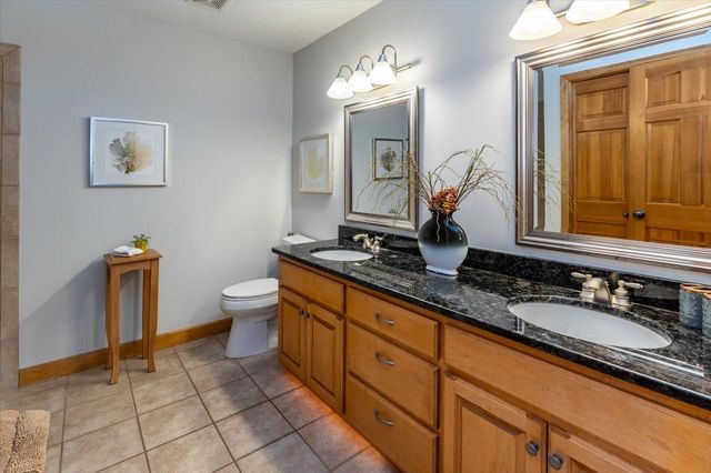 1476 Pinetree Pass, Eagan, MN 55122