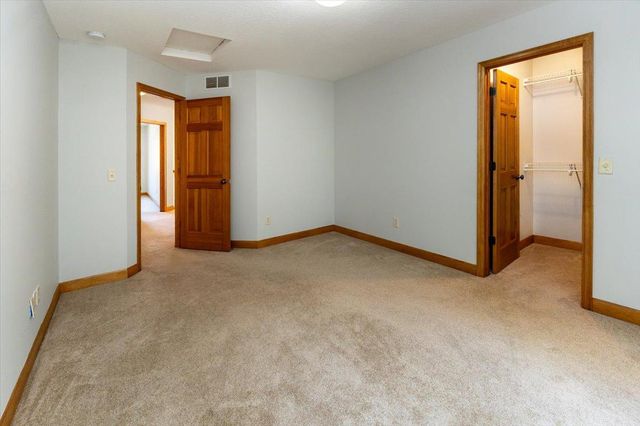 1476 Pinetree Pass, Eagan, MN 55122