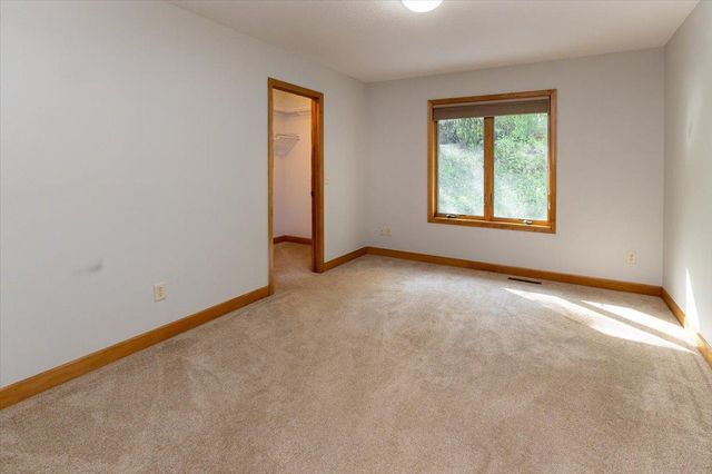 1476 Pinetree Pass, Eagan, MN 55122