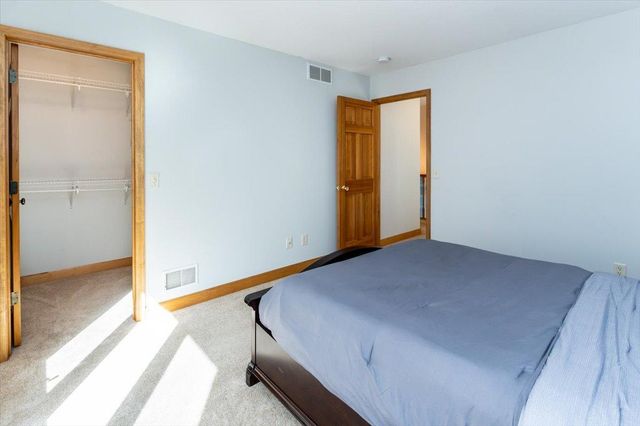 1476 Pinetree Pass, Eagan, MN 55122