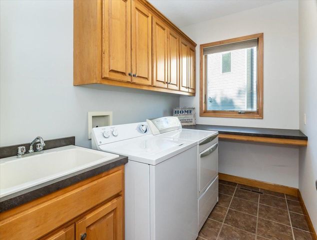 1476 Pinetree Pass, Eagan, MN 55122