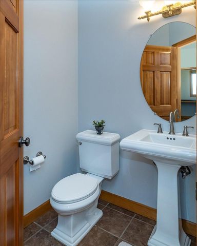 1476 Pinetree Pass, Eagan, MN 55122