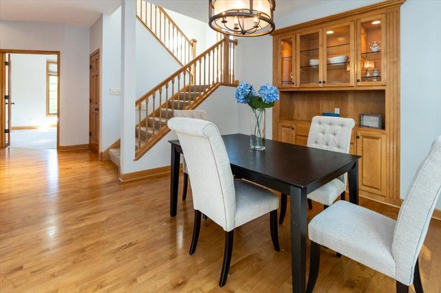 1476 Pinetree Pass, Eagan, MN 55122