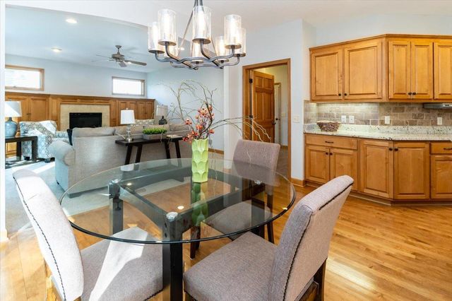 1476 Pinetree Pass, Eagan, MN 55122