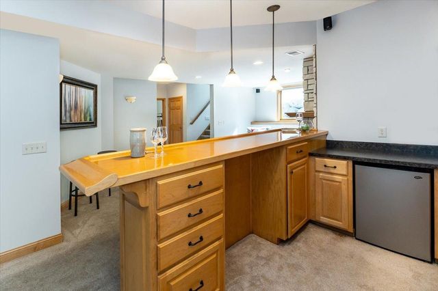 1476 Pinetree Pass, Eagan, MN 55122