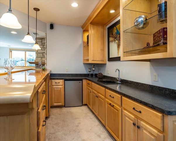 1476 Pinetree Pass, Eagan, MN 55122