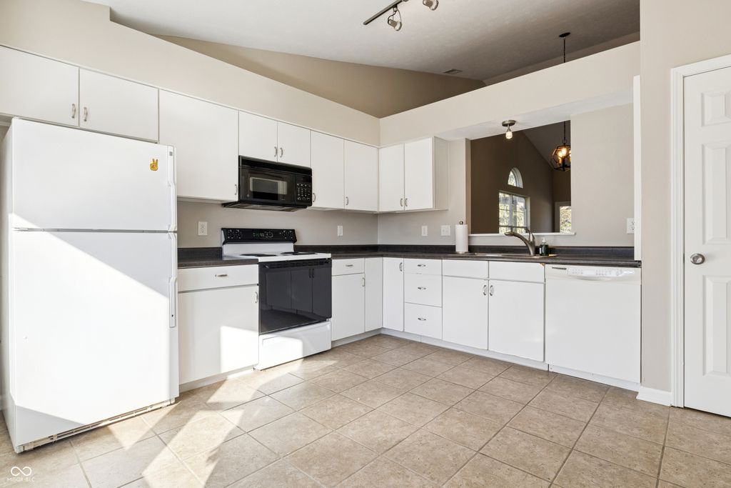 6230 Valleyview Drive, Fishers, IN 46038