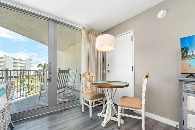 800 Sandcastle Dr 227, Port Aransas, TX 78373