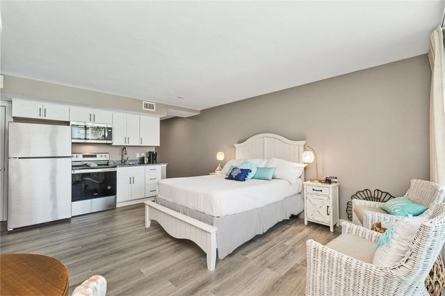 800 Sandcastle Dr 227, Port Aransas, TX 78373