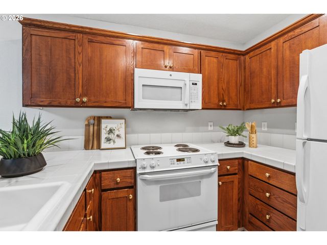 2987 Ne LANGE Ct, Hillsboro, OR 97124