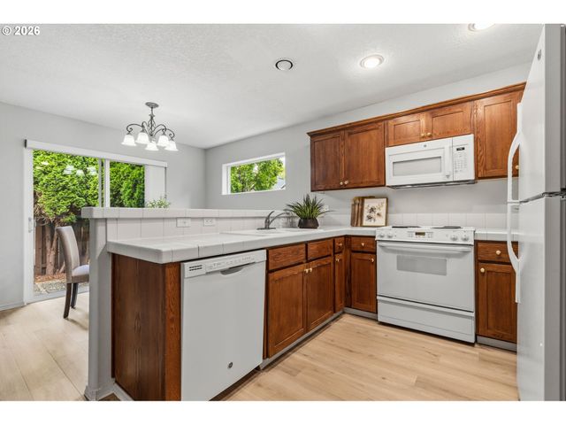 2987 Ne LANGE Ct, Hillsboro, OR 97124