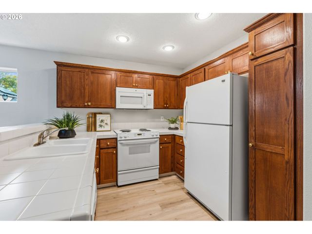 2987 Ne LANGE Ct, Hillsboro, OR 97124