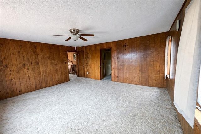 31982 Chesapeake Drive, Warsaw, MO 65355