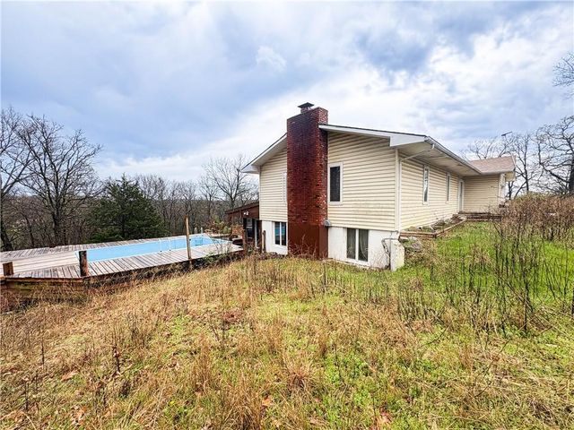 31982 Chesapeake Drive, Warsaw, MO 65355