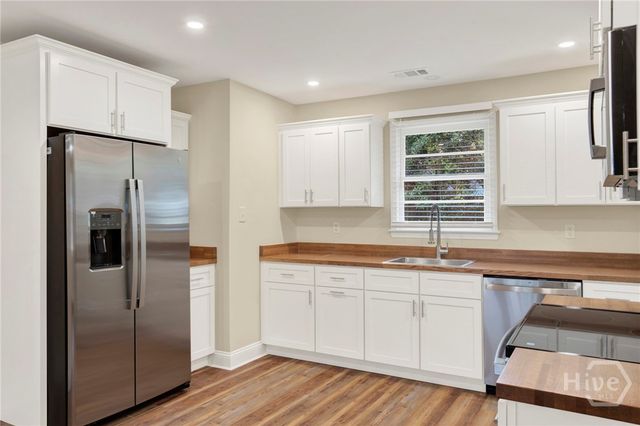 1307 E 70th Street, Savannah, GA 31404