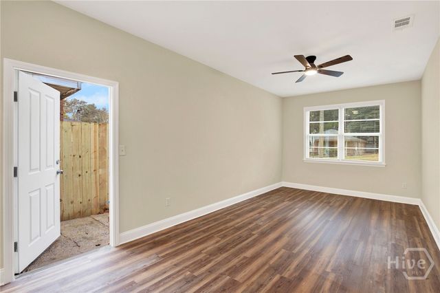 1307 E 70th Street, Savannah, GA 31404