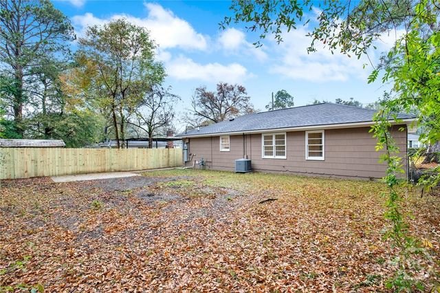 1307 E 70th Street, Savannah, GA 31404