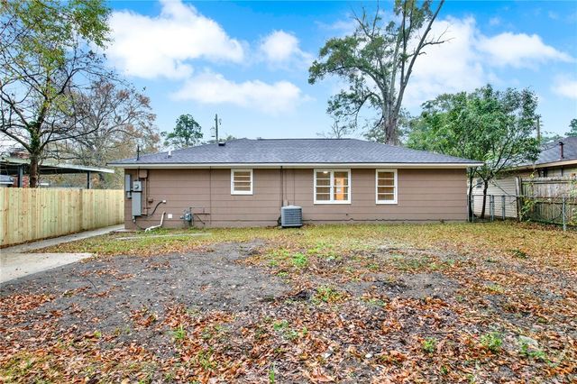 1307 E 70th Street, Savannah, GA 31404