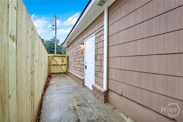 1307 E 70th Street, Savannah, GA 31404