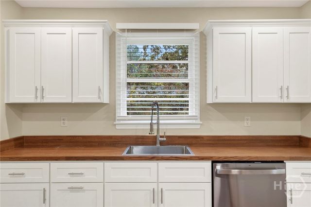 1307 E 70th Street, Savannah, GA 31404